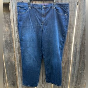 Gloria Vanderbilt 22W Excellent condition